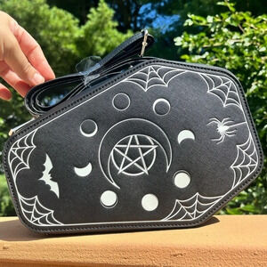 Mad Engine Coffin Wristlet Purse Glow in the Dark Gothic Halloween NWT